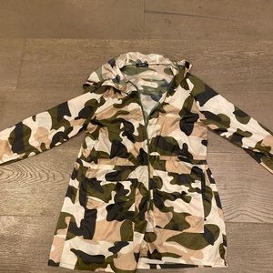 Camo wind breaker